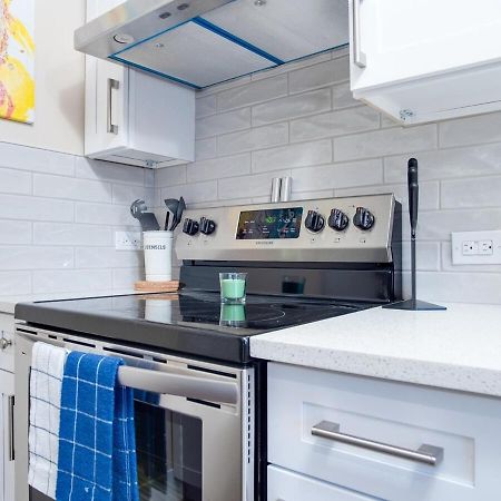 Gorgeous 2Br Condo W Parking Patio Coffee! Calgary Extérieur photo
