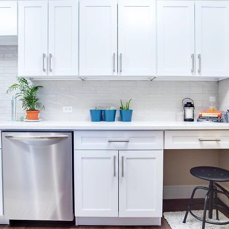 Gorgeous 2Br Condo W Parking Patio Coffee! Calgary Extérieur photo