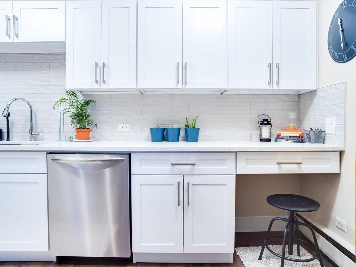 Gorgeous 2Br Condo W Parking Patio Coffee! Calgary Extérieur photo
