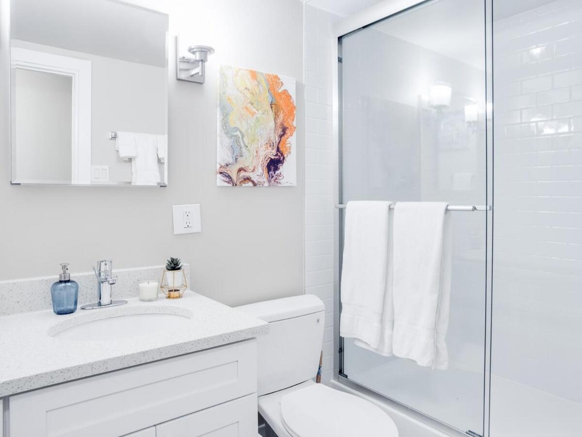 Gorgeous 2Br Condo W Parking Patio Coffee! Calgary Extérieur photo