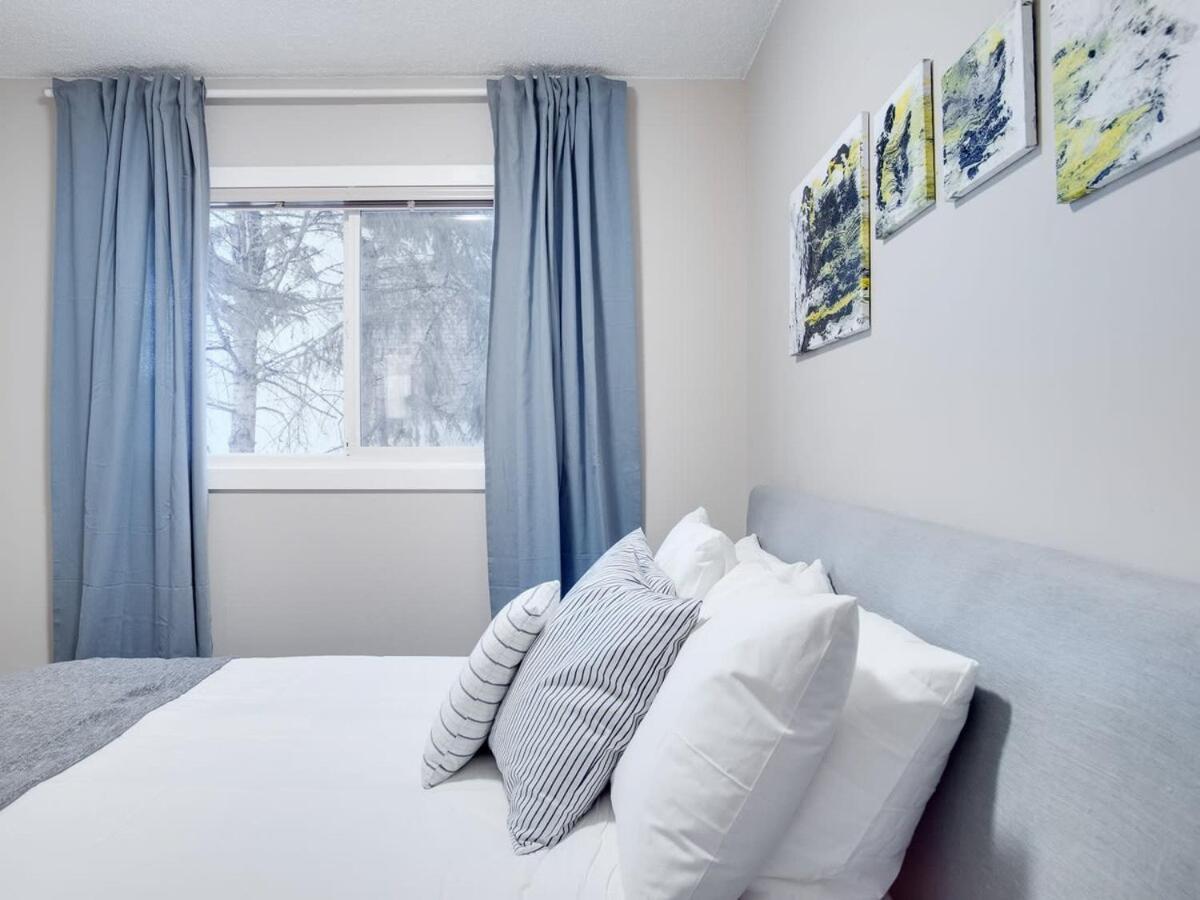 Gorgeous 2Br Condo W Parking Patio Coffee! Calgary Extérieur photo