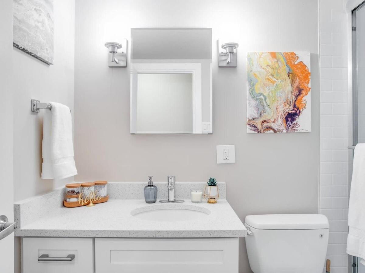 Gorgeous 2Br Condo W Parking Patio Coffee! Calgary Extérieur photo