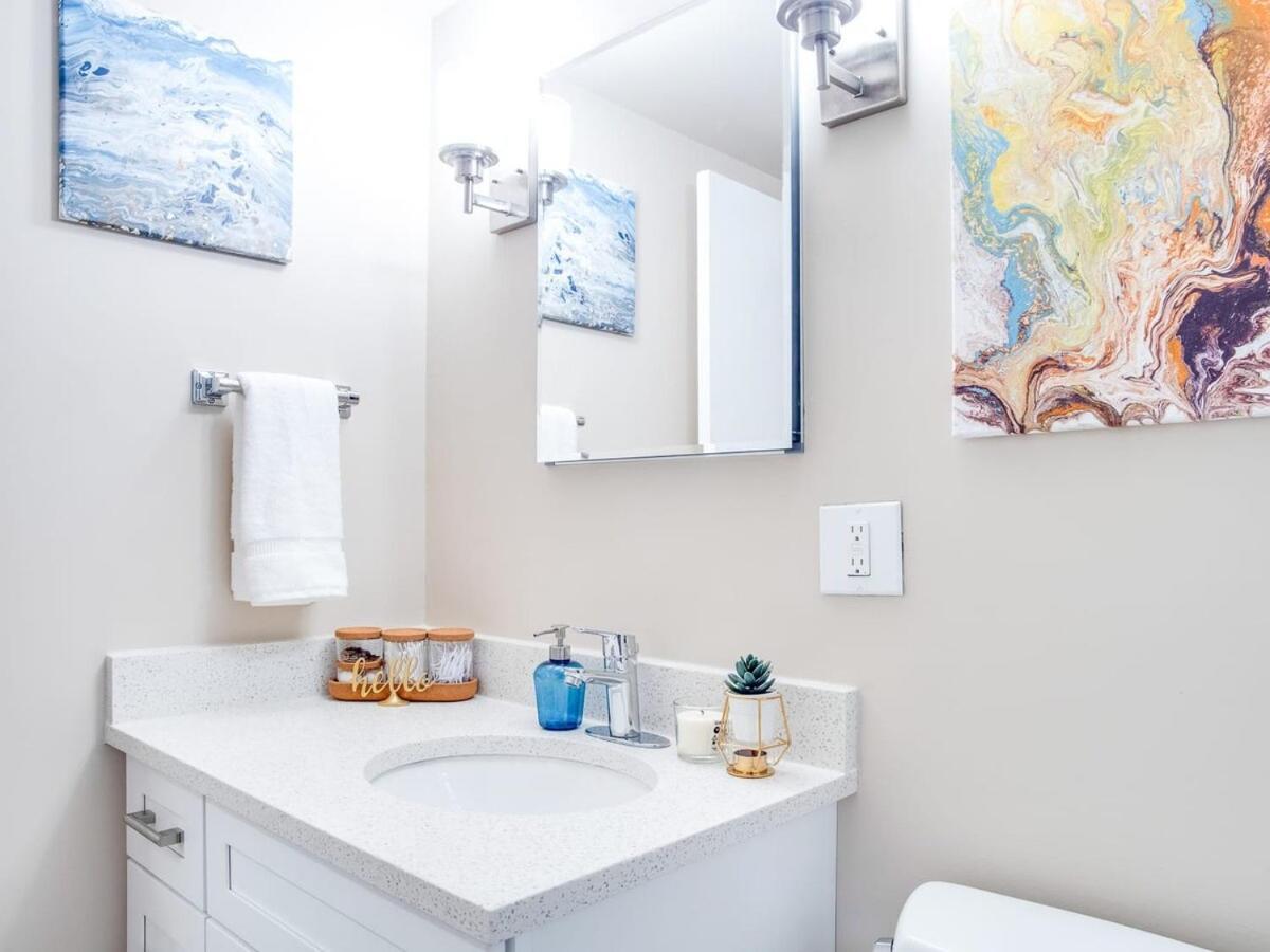 Gorgeous 2Br Condo W Parking Patio Coffee! Calgary Extérieur photo