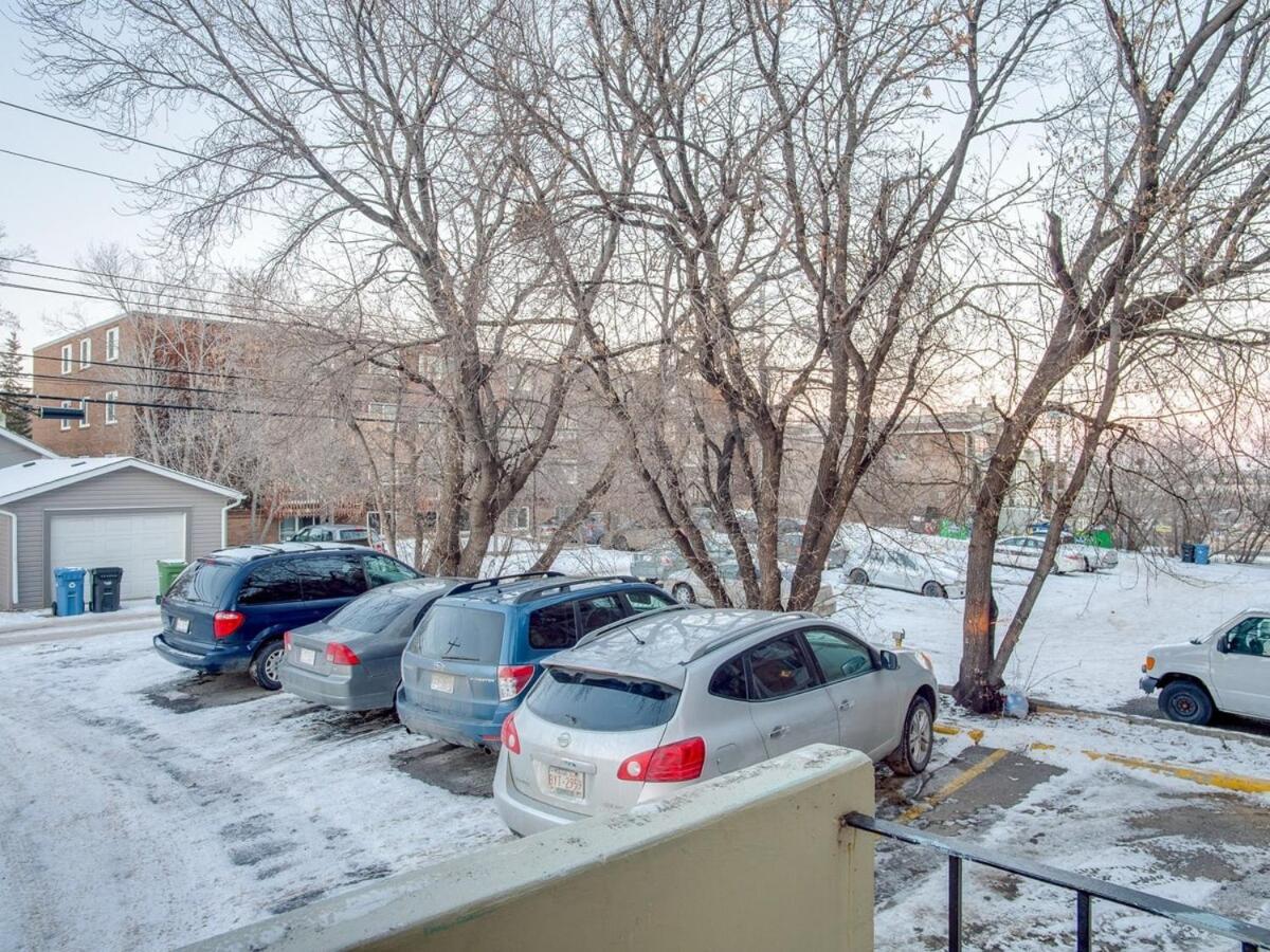 Gorgeous 2Br Condo W Parking Patio Coffee! Calgary Extérieur photo