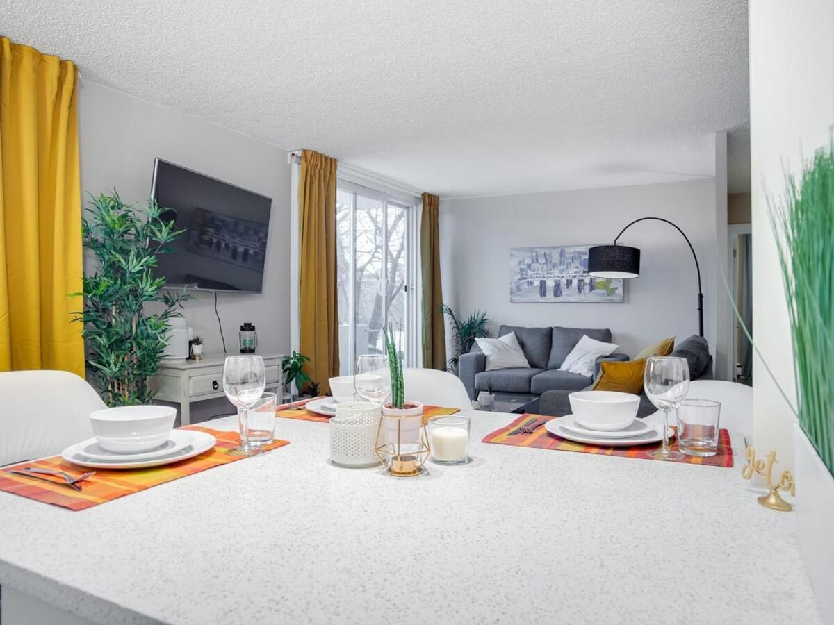Gorgeous 2Br Condo W Parking Patio Coffee! Calgary Extérieur photo