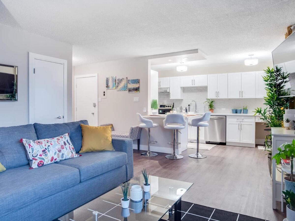 Gorgeous 2Br Condo W Parking Patio Coffee! Calgary Extérieur photo