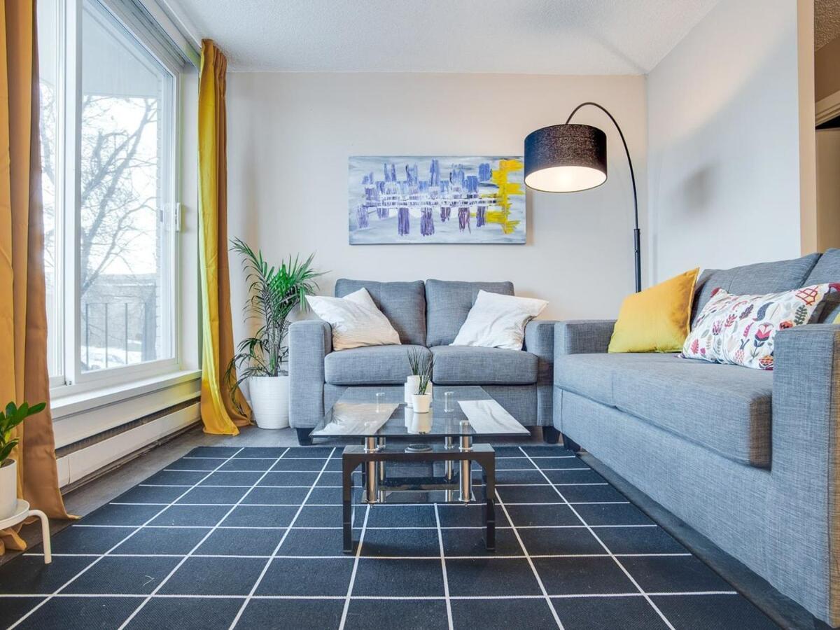 Gorgeous 2Br Condo W Parking Patio Coffee! Calgary Extérieur photo